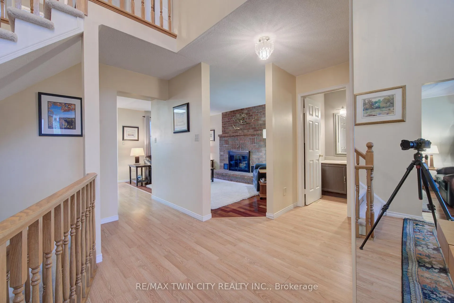 Photo 4 of 112 West Acres Crescent, Kitchener — HOMEH
