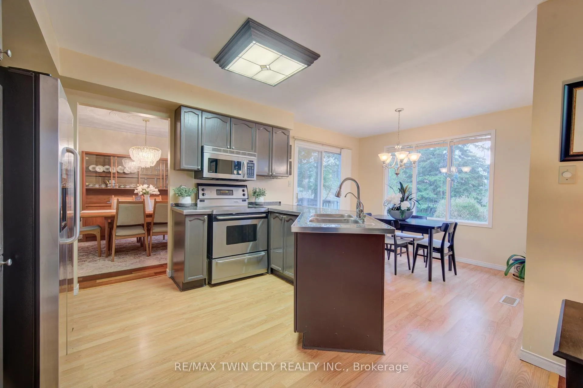 Photo 9 of 112 West Acres Crescent, Kitchener — HOMEH