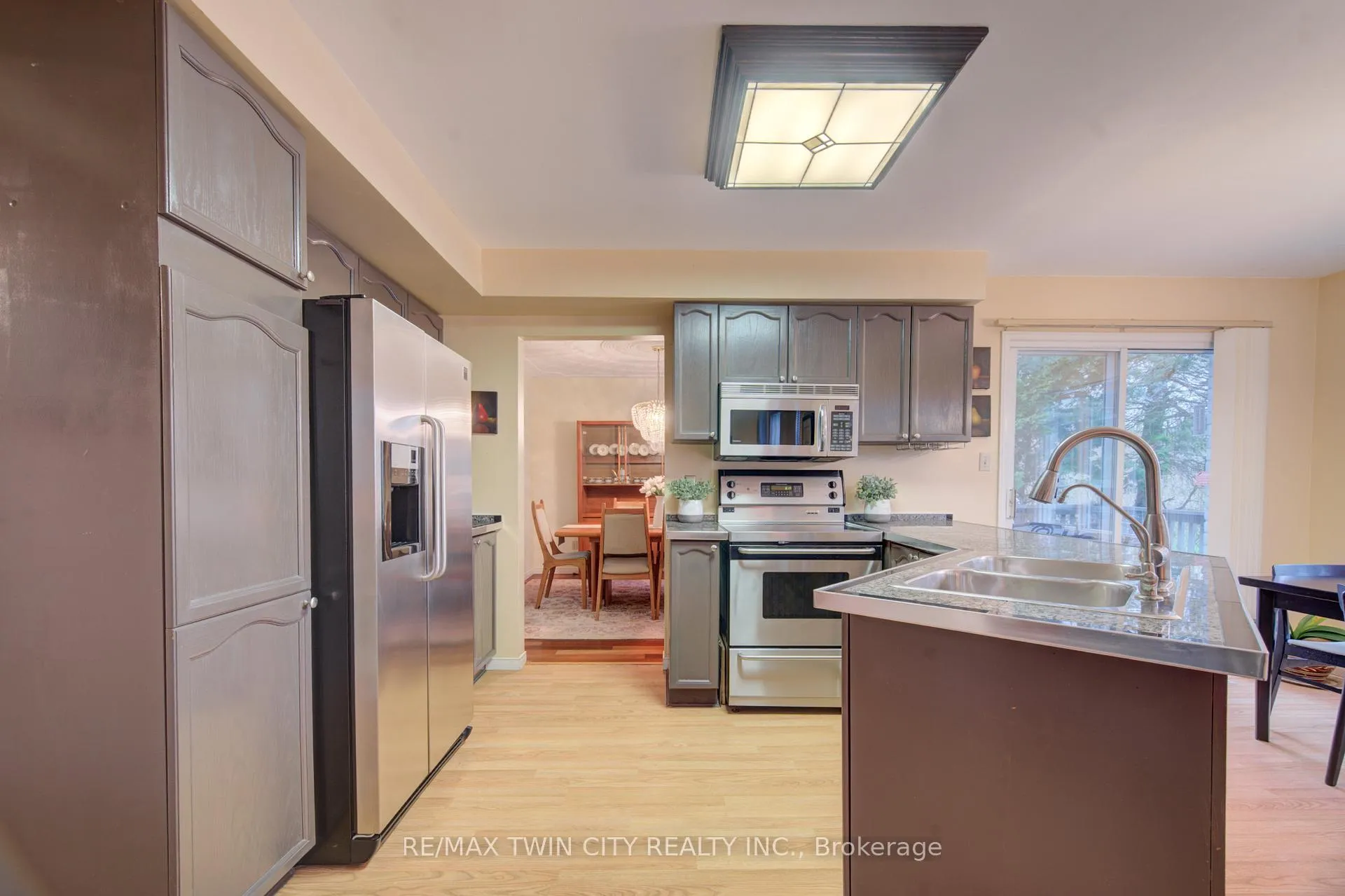 Photo 10 of 112 West Acres Crescent, Kitchener — HOMEH