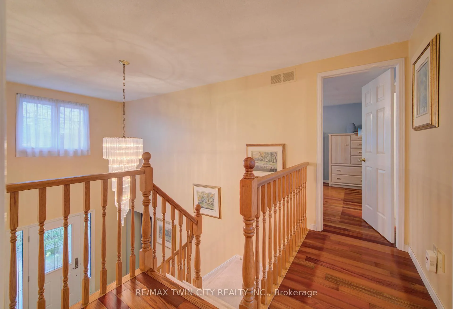 Photo 21 of 112 West Acres Crescent, Kitchener — HOMEH