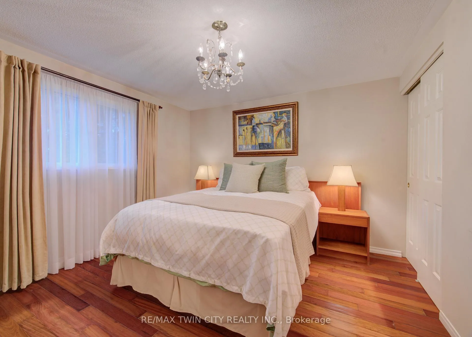 Photo 23 of 112 West Acres Crescent, Kitchener — HOMEH