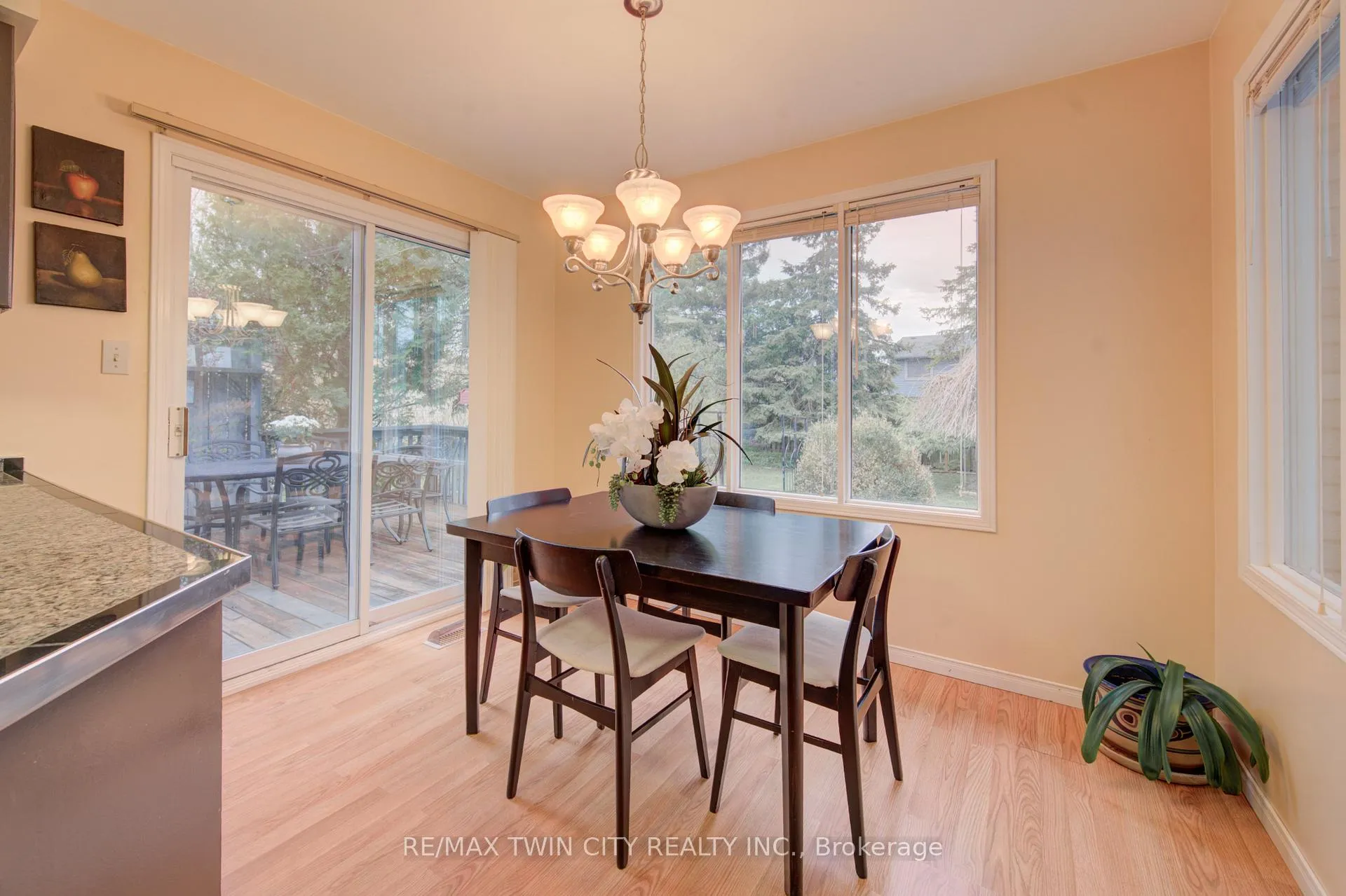 Photo 24 of 112 West Acres Crescent, Kitchener — HOMEH