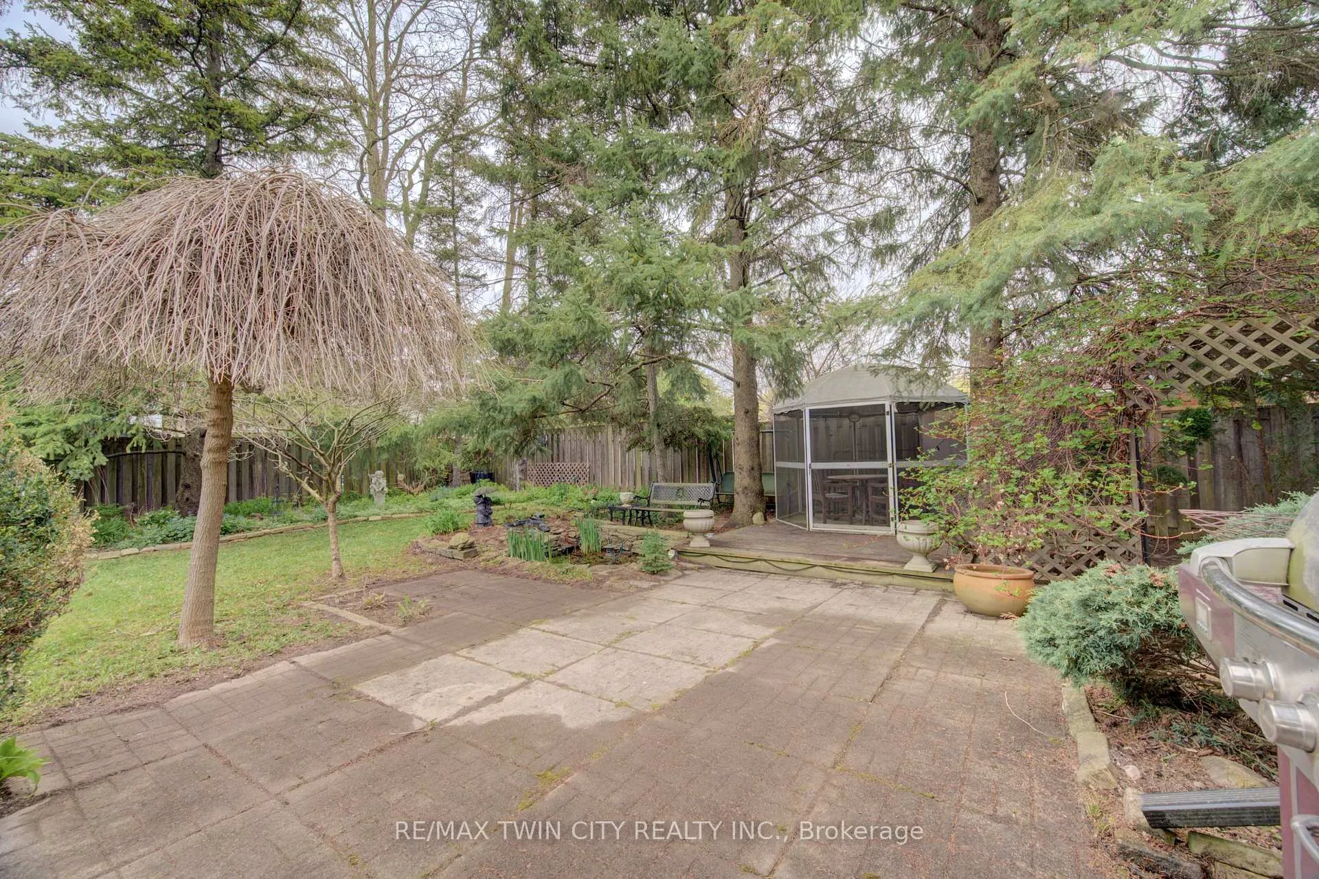 Photo 34 of 112 West Acres Crescent, Kitchener — HOMEH
