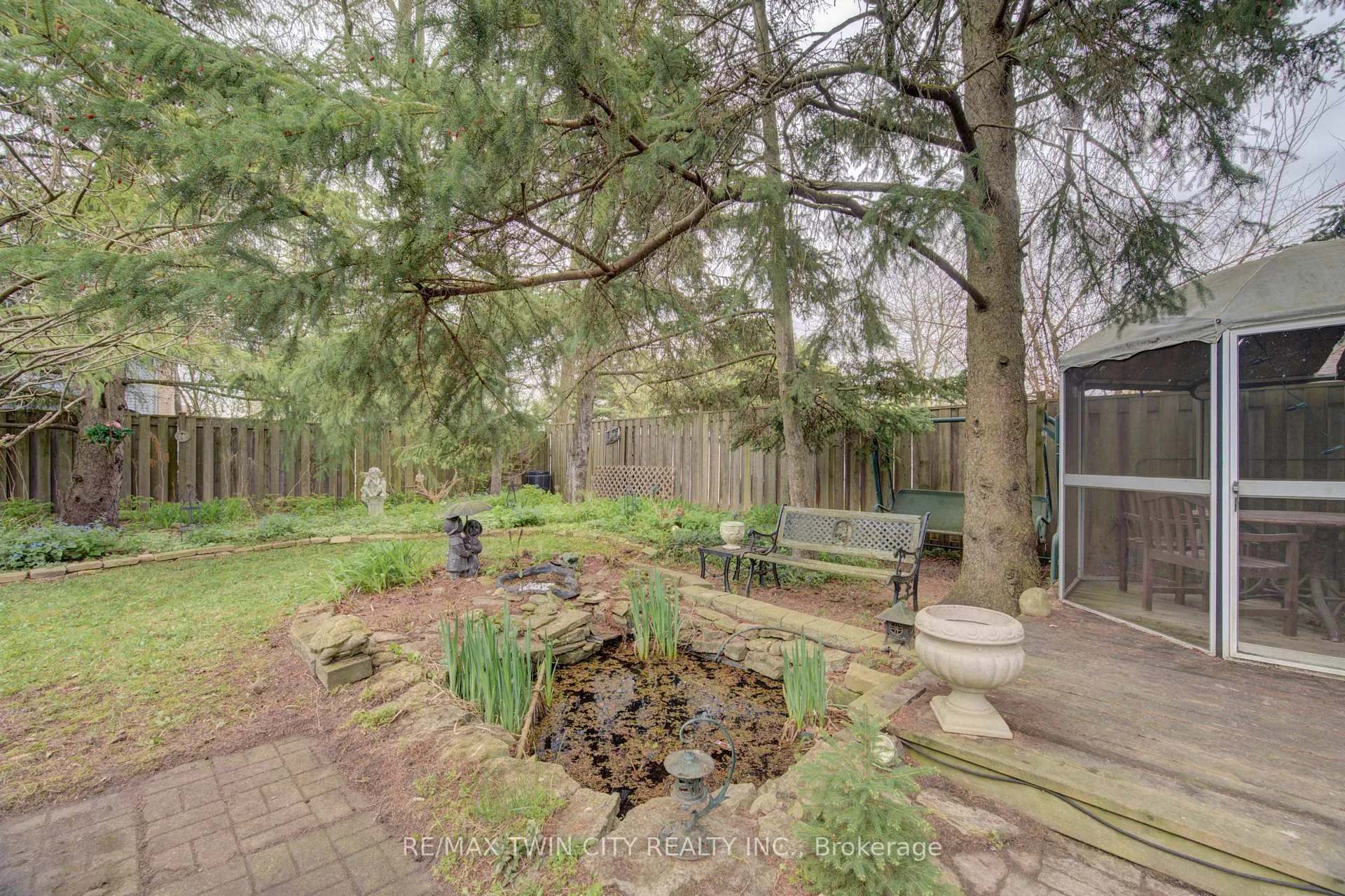 Photo 35 of 112 West Acres Crescent, Kitchener — HOMEH