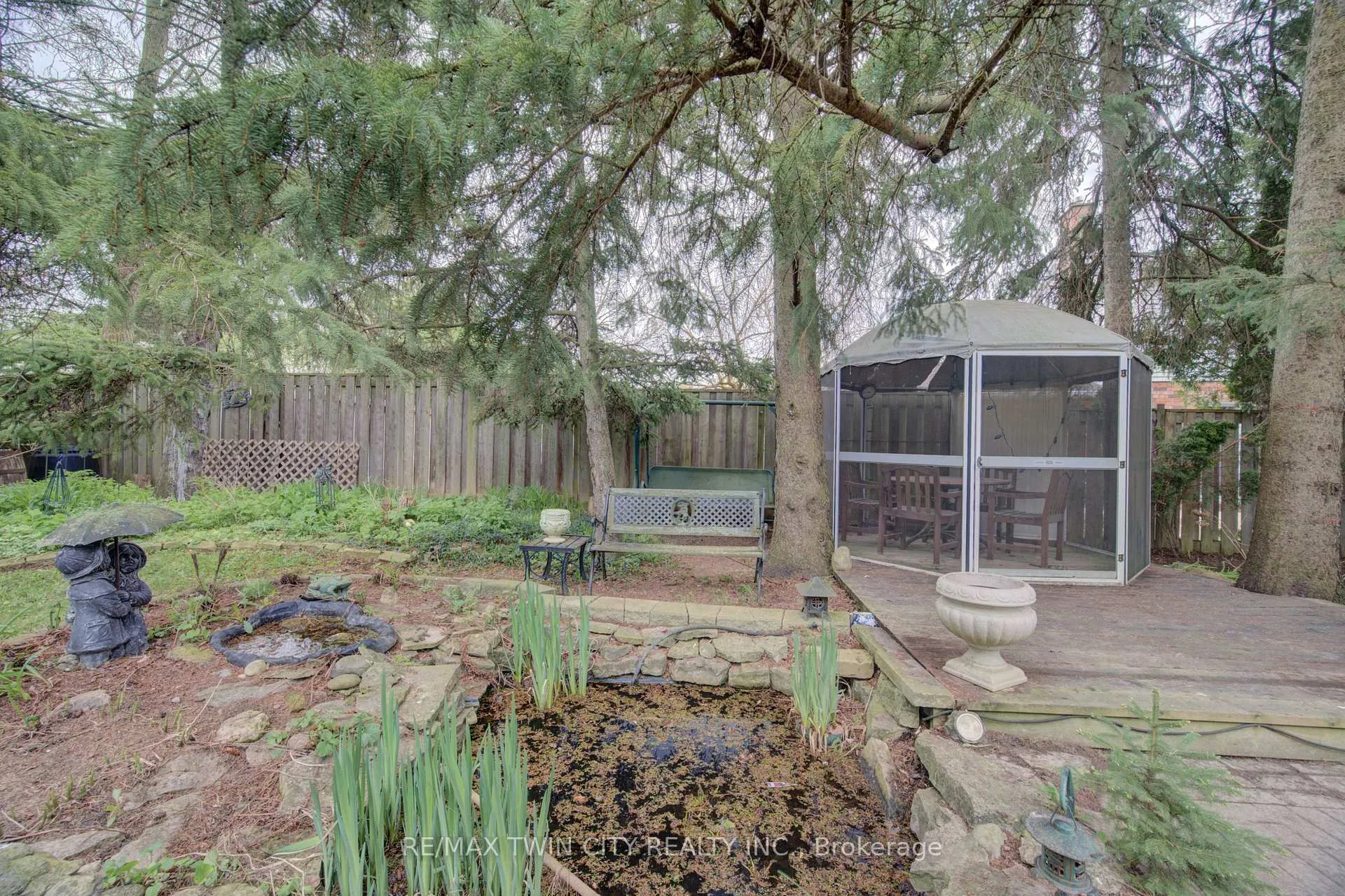 Photo 36 of 112 West Acres Crescent, Kitchener — HOMEH
