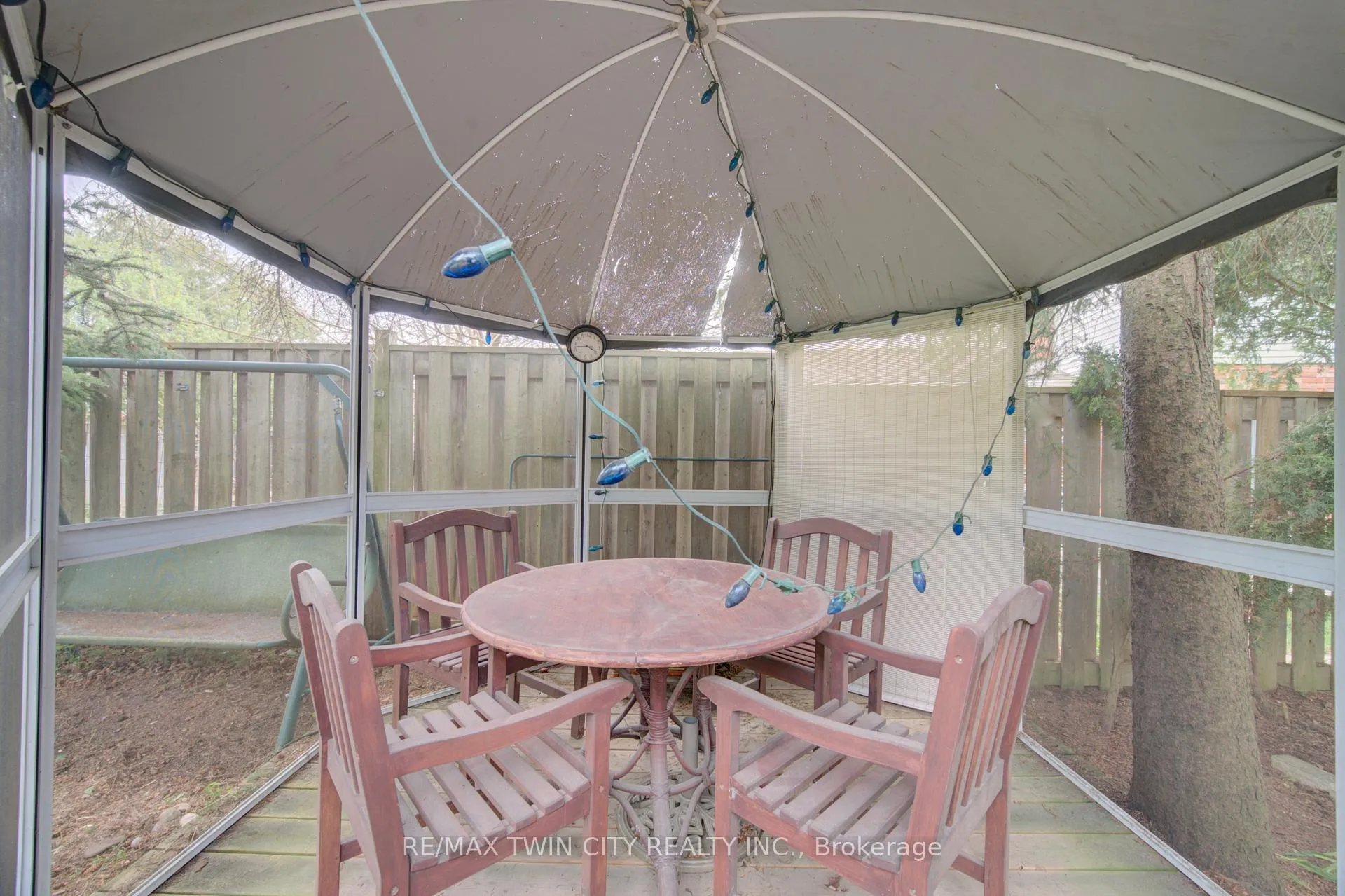 Photo 37 of 112 West Acres Crescent, Kitchener — HOMEH