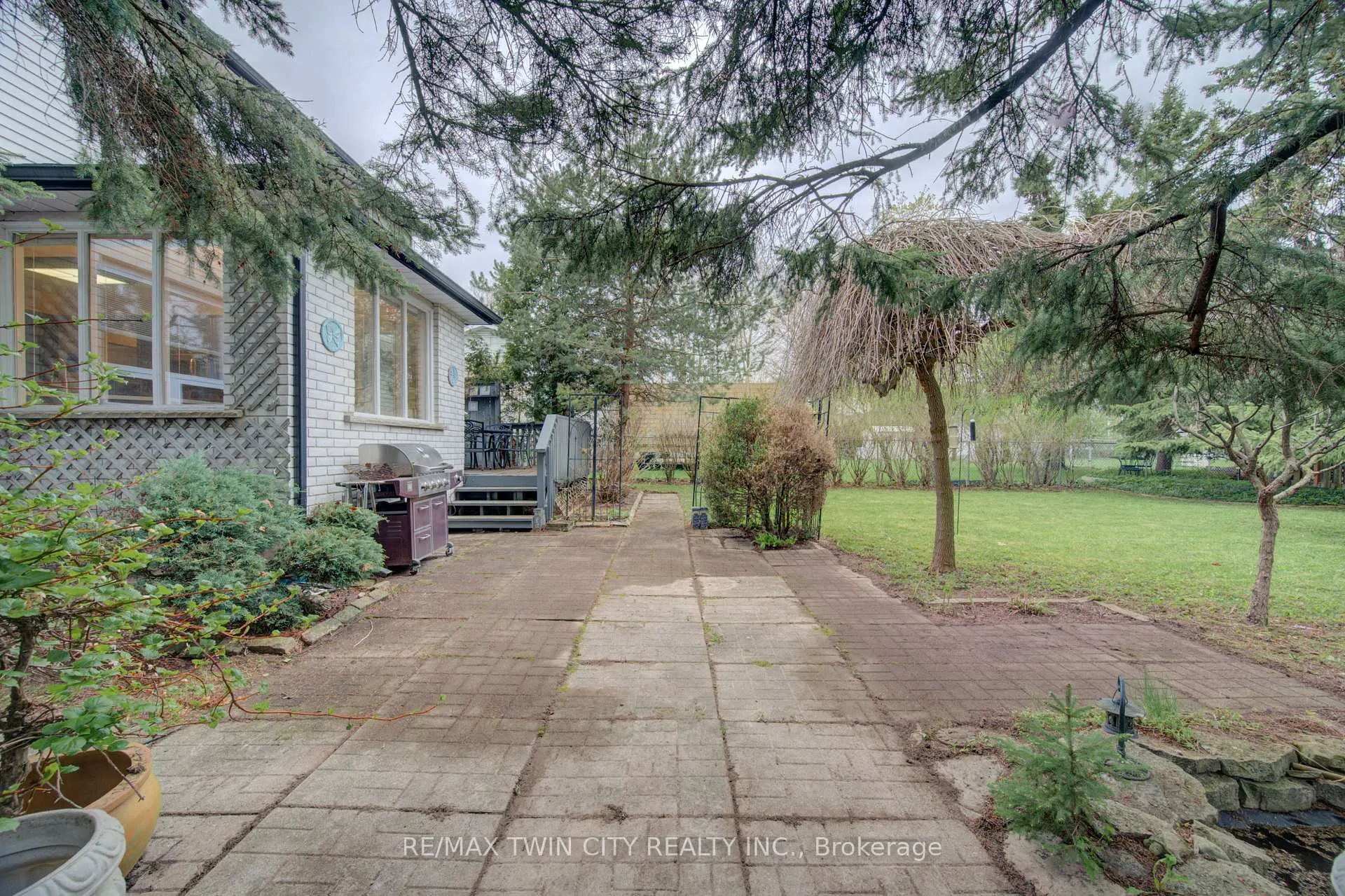 Photo 38 of 112 West Acres Crescent, Kitchener — HOMEH
