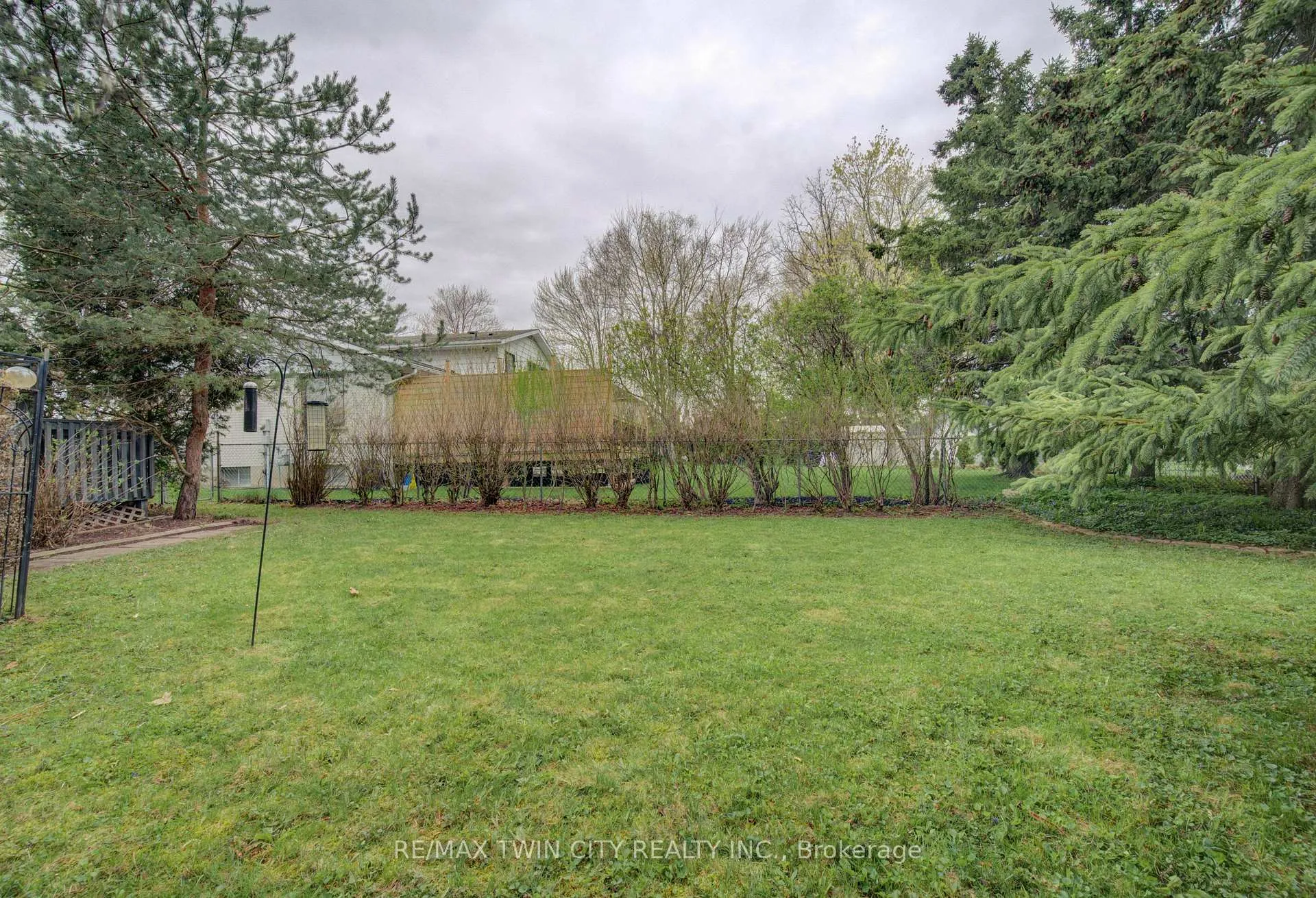 Photo 41 of 112 West Acres Crescent, Kitchener — HOMEH