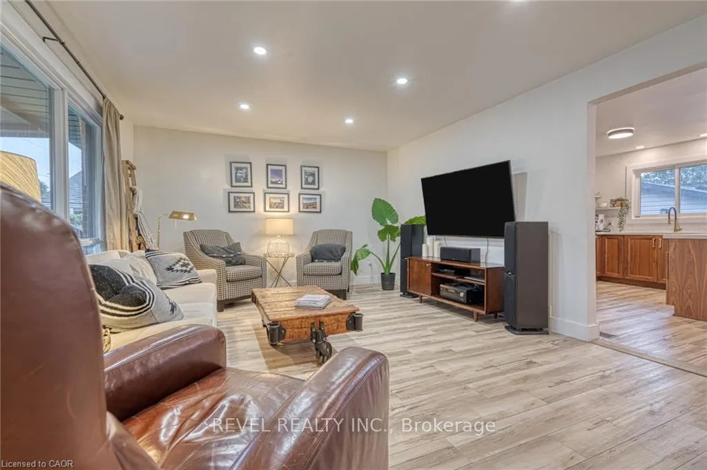 Photo 10 of 1141 Mohawk Road E, Hamilton, Huntington — HOMEH