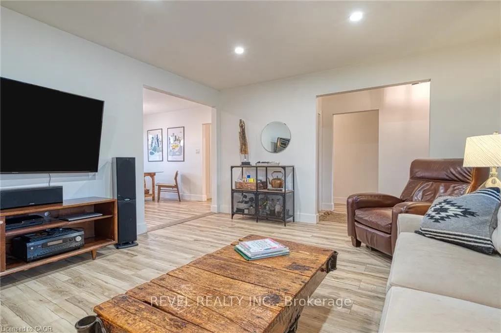 Photo 13 of 1141 Mohawk Road E, Hamilton, Huntington — HOMEH