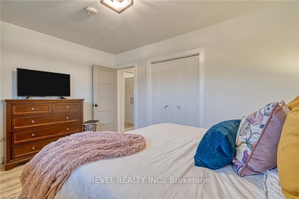 Photo 23 of 1141 Mohawk Road E, Hamilton, Huntington — HOMEH
