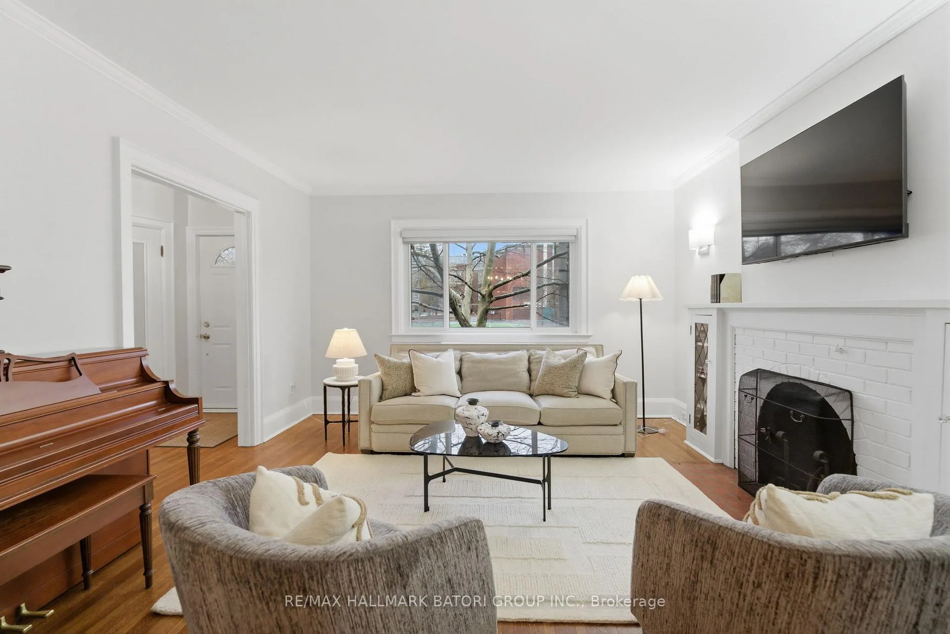 Photo 2 of 197 Greer Road, Toronto, Lawrence Park North — HOMEH