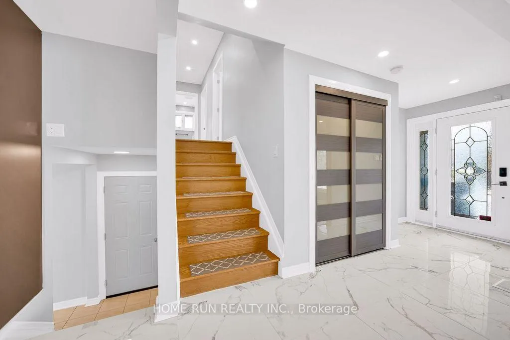 Photo 3 of 3334 Riverside Drive, Ottawa, Mooneys Bay/Revelstoke — HOMEH