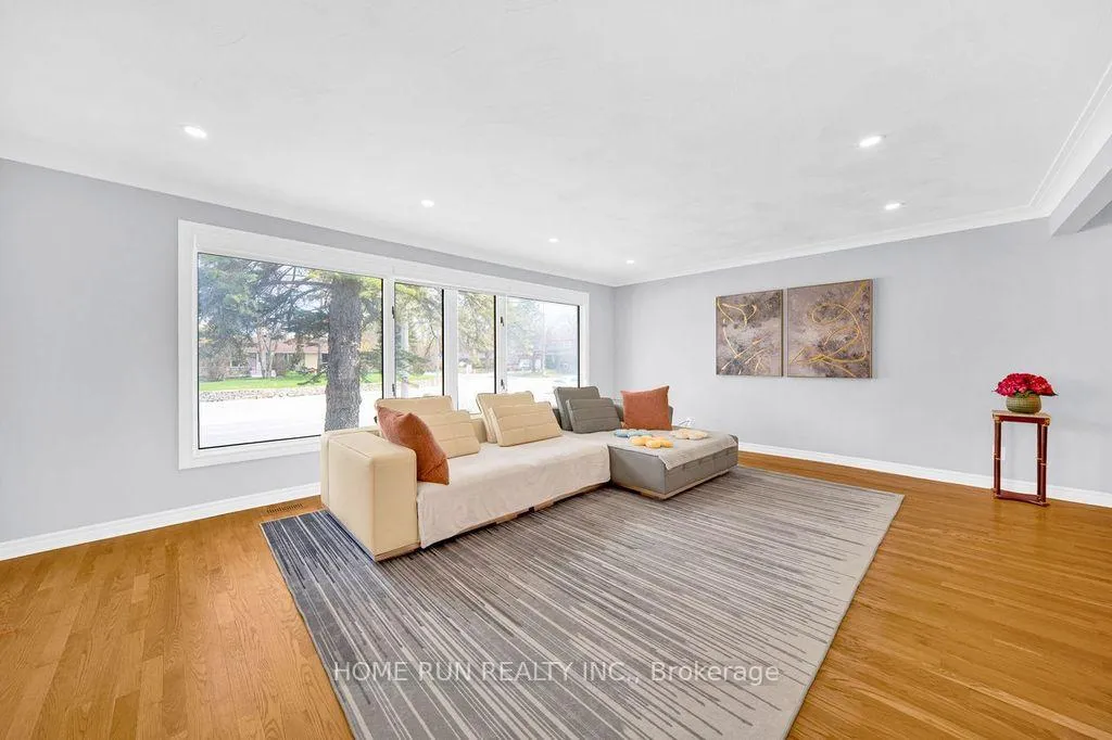 Photo 4 of 3334 Riverside Drive, Ottawa, Mooneys Bay/Revelstoke — HOMEH