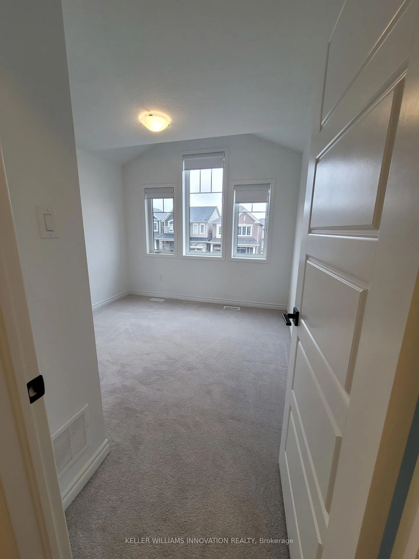 Photo 17 of 34 Routley Street, Kitchener — HOMEH