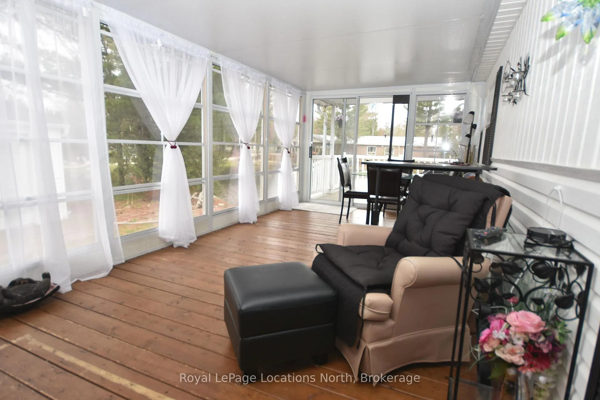 Photo 16 of 20 Topaz Street W, Wasaga Beach — HOMEH