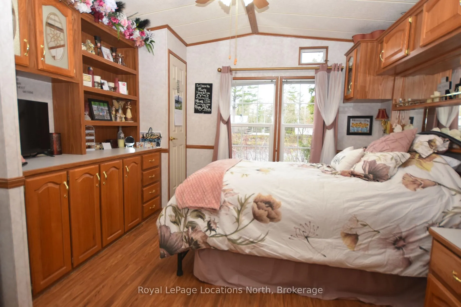 Photo 21 of 20 Topaz Street W, Wasaga Beach — HOMEH