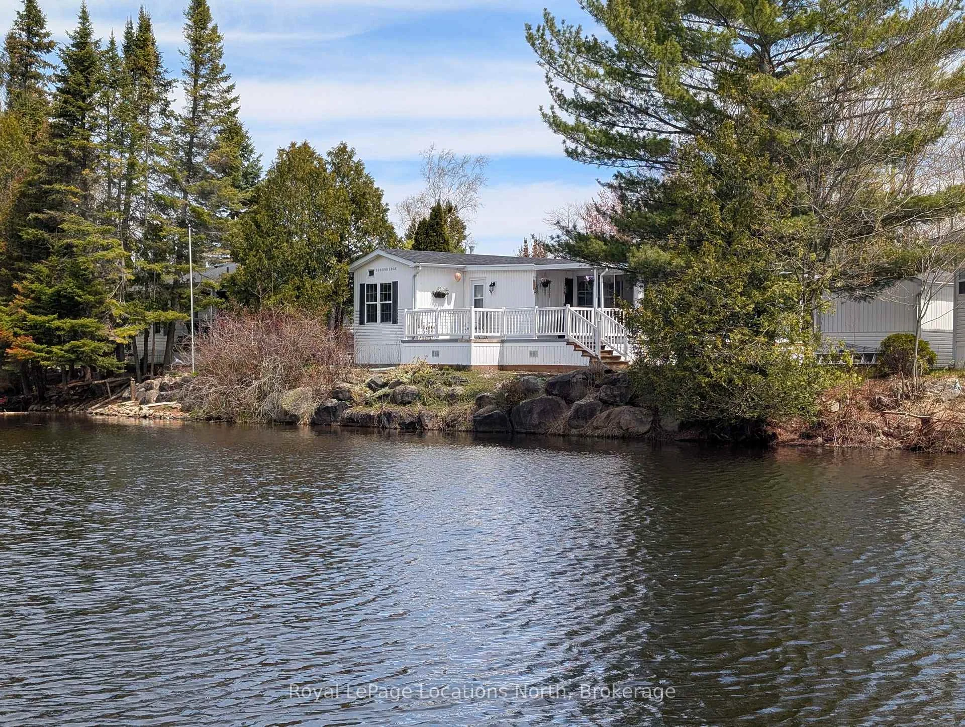 Photo 2 of 20 Topaz Street W, Wasaga Beach — HOMEH