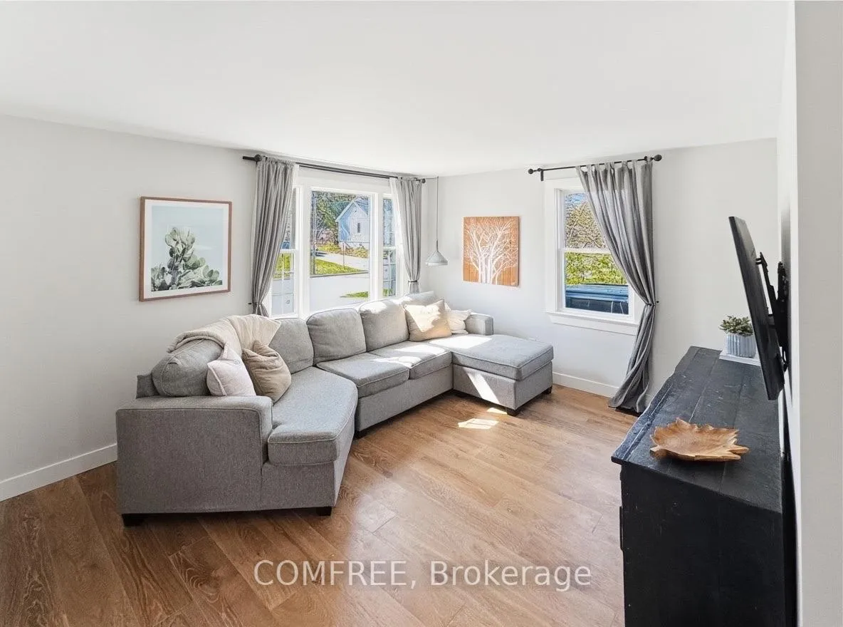 Photo 3 of 70 Gunn Street, Barrie, Wellington — HOMEH