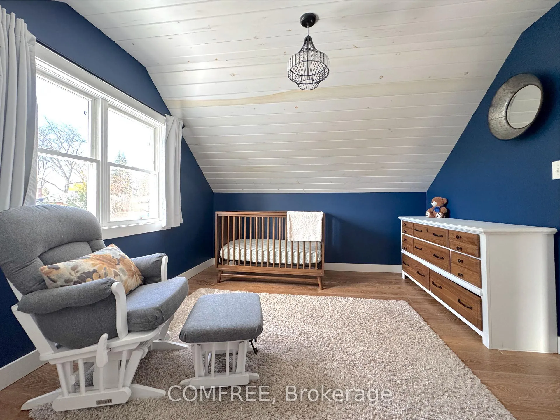 Photo 11 of 70 Gunn Street, Barrie, Wellington — HOMEH