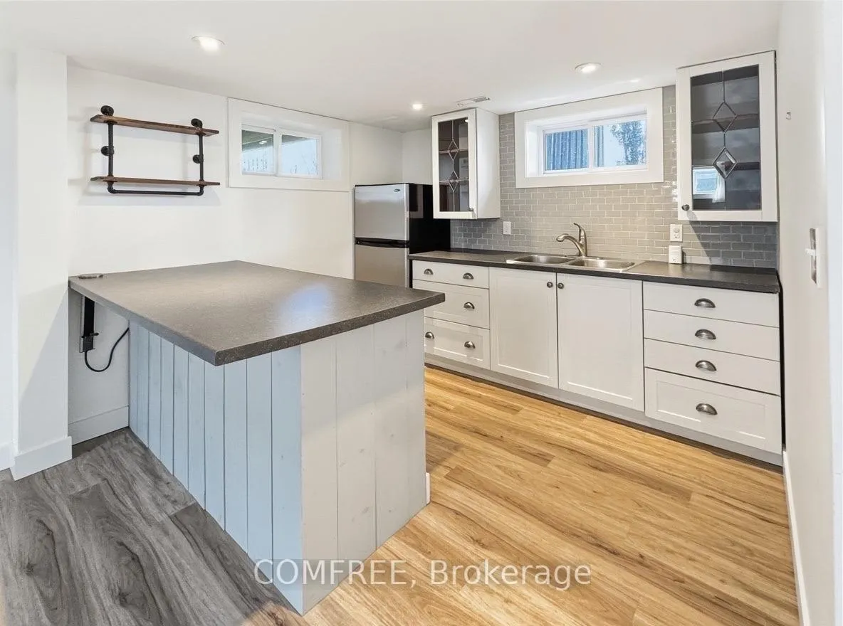 Photo 14 of 70 Gunn Street, Barrie, Wellington — HOMEH