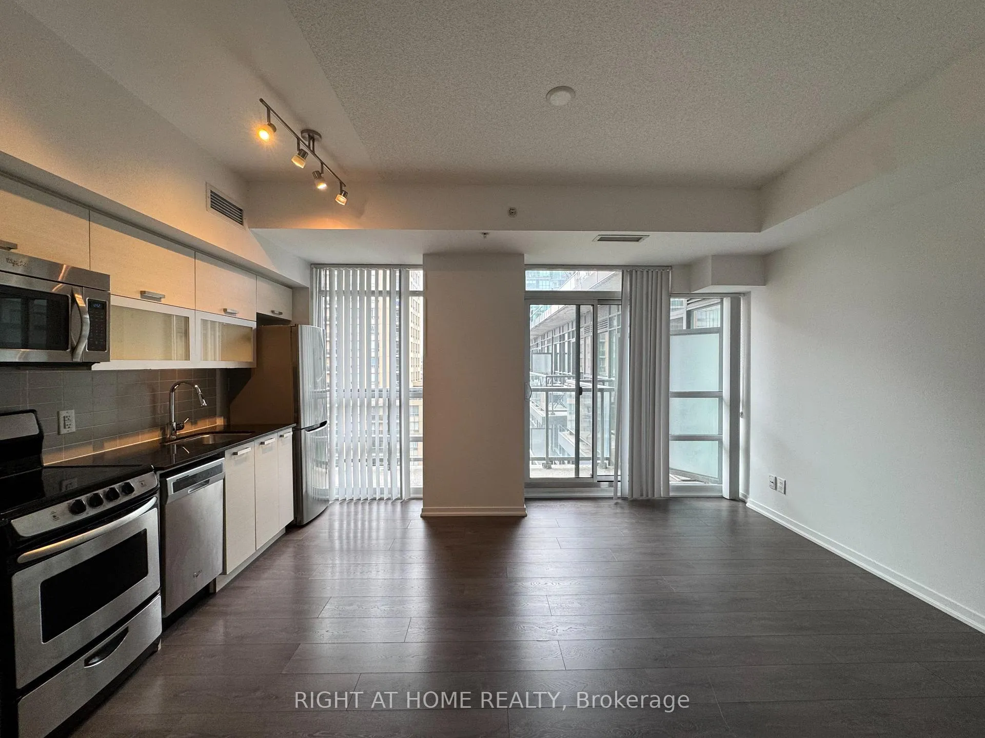 Photo 8 of Unit 1227, 68 Abell Street, Toronto, Little Portugal — HOMEH