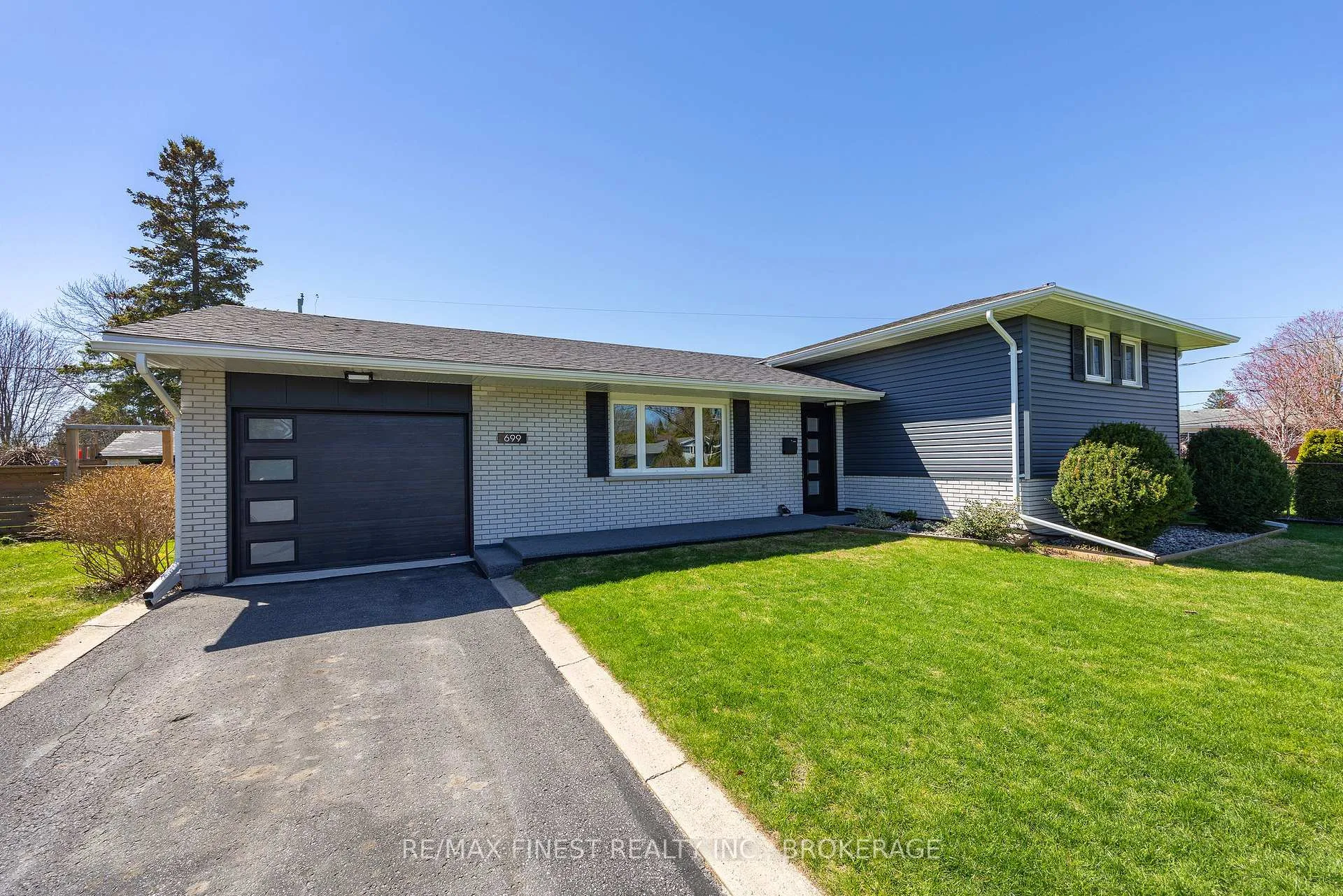 Photo 2 of 699 Wembly Place, Kingston, South of Taylor-Kidd Blvd — HOMEH
