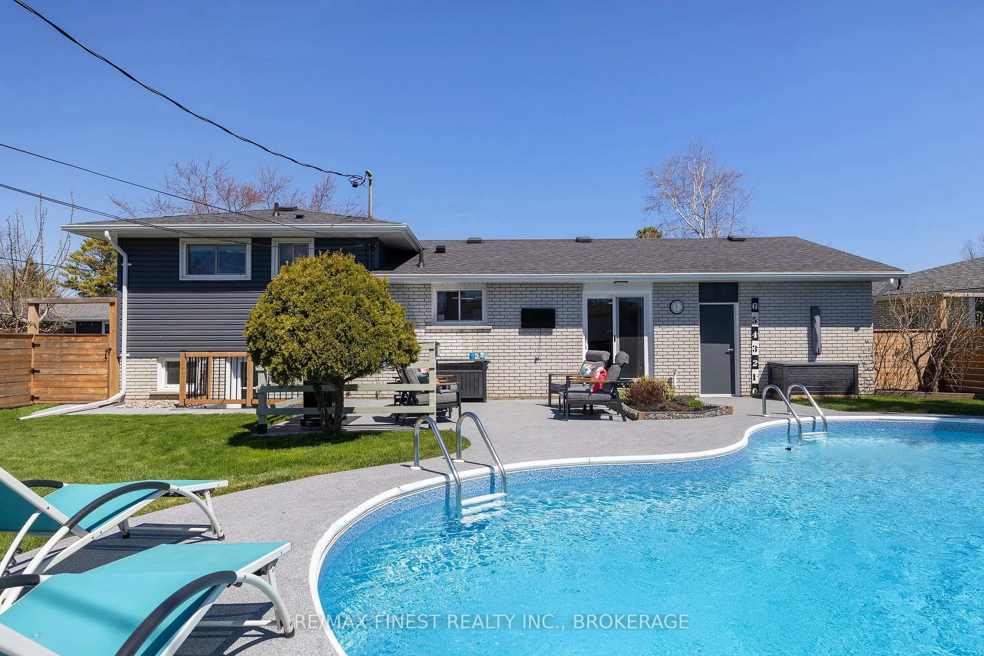 Photo 3 of 699 Wembly Place, Kingston, South of Taylor-Kidd Blvd — HOMEH