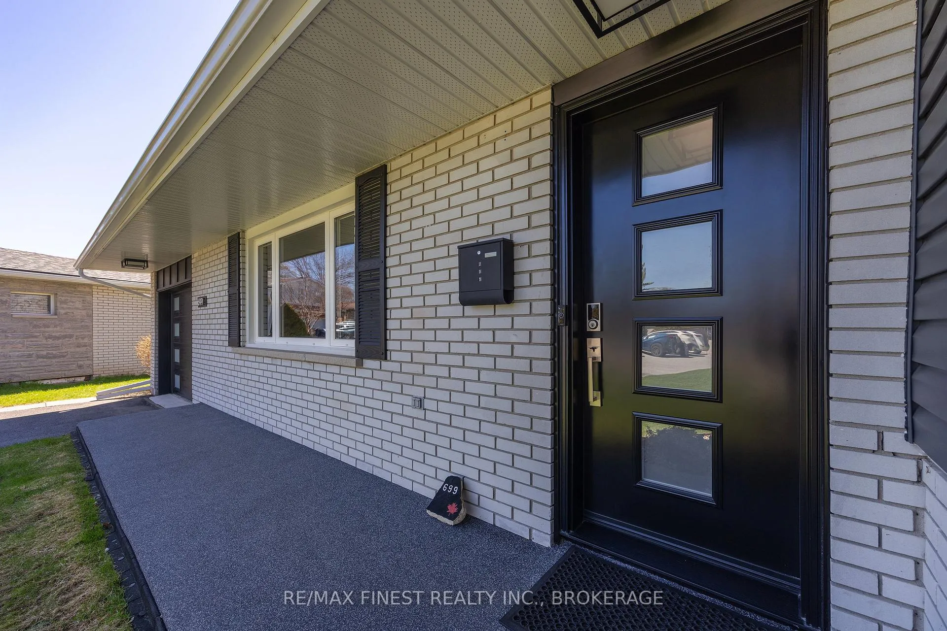 Photo 4 of 699 Wembly Place, Kingston, South of Taylor-Kidd Blvd — HOMEH