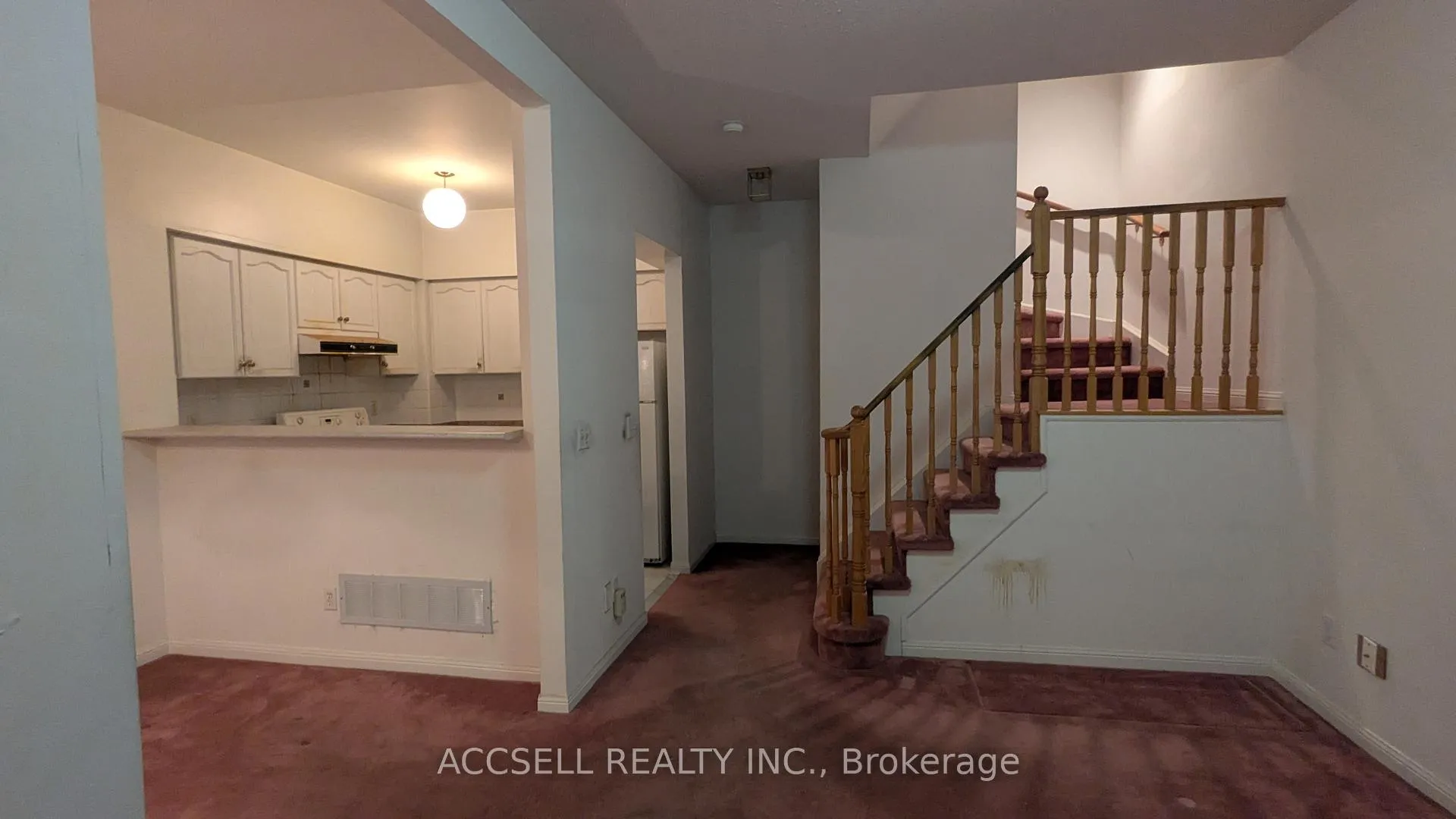Photo 7 of Unit 13, 20 St Moritz Way, Markham, Unionville — HOMEH