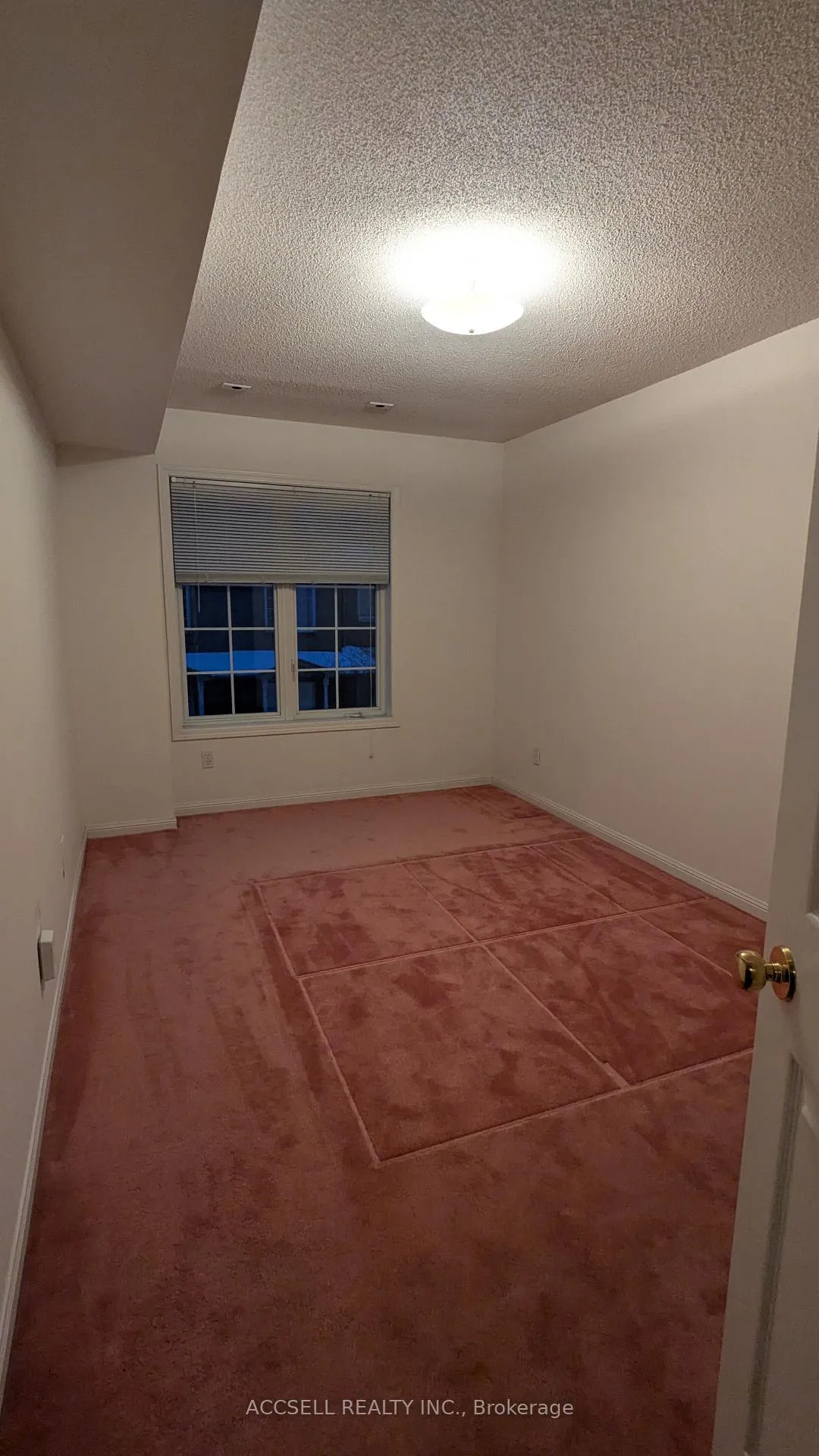 Photo 10 of Unit 13, 20 St Moritz Way, Markham, Unionville — HOMEH