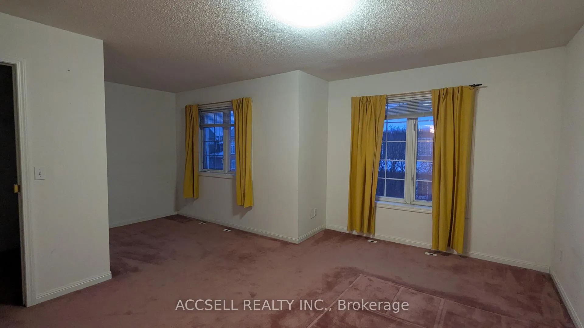 Photo 13 of Unit 13, 20 St Moritz Way, Markham, Unionville — HOMEH