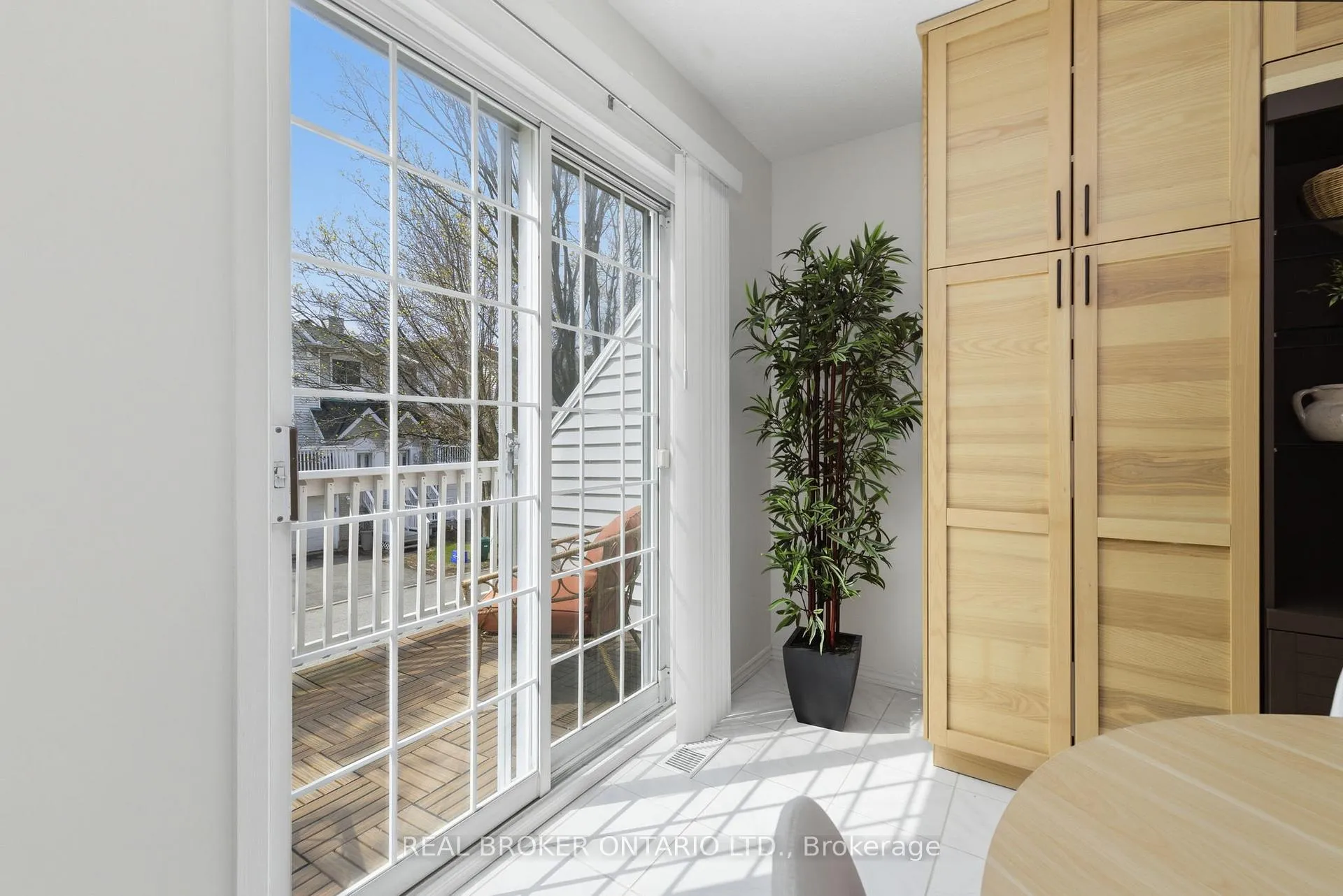 Photo 6 of 36 Castlegreen Private, Ottawa, Hunt Club Park/Greenboro — HOMEH