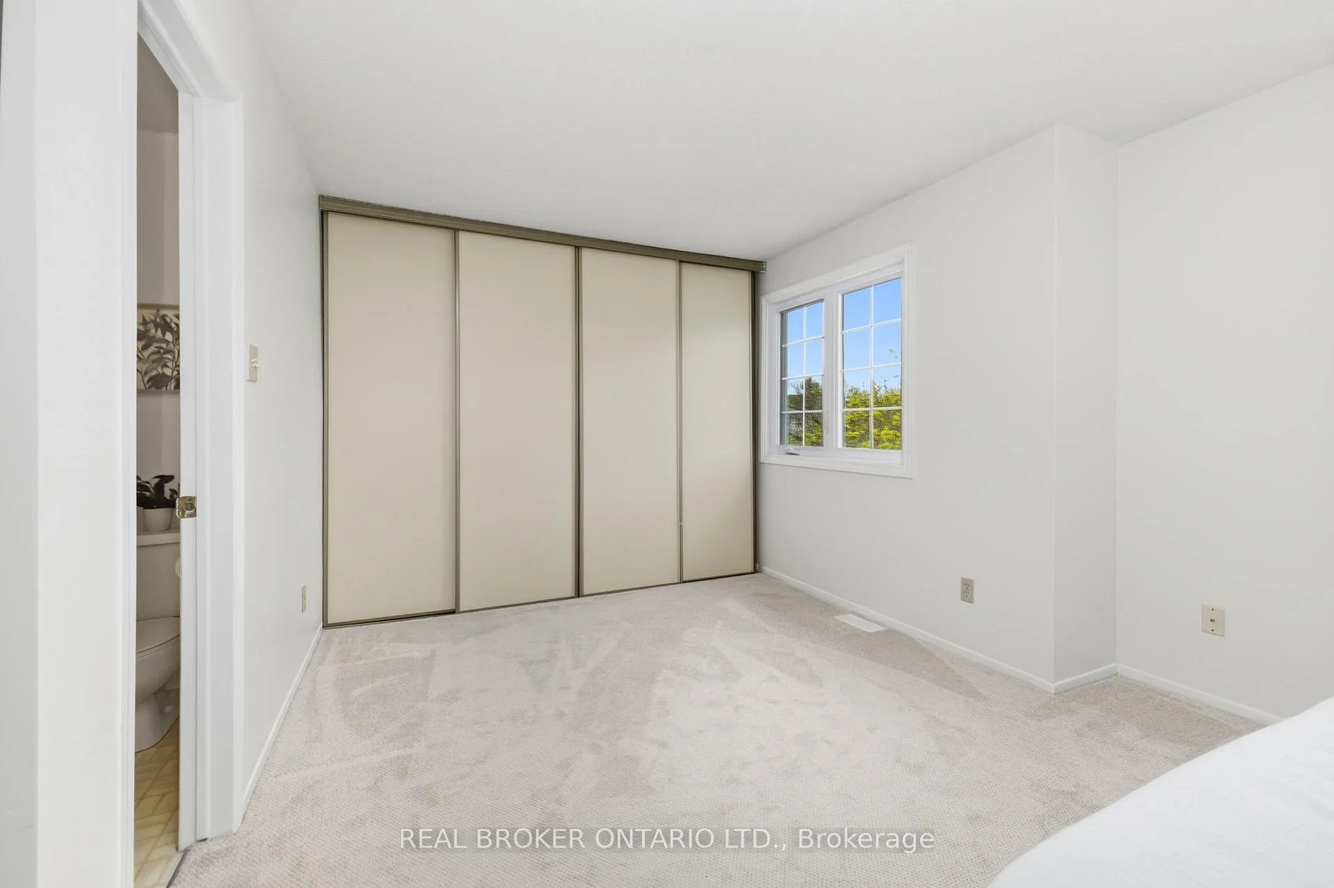 Photo 15 of 36 Castlegreen Private, Ottawa, Hunt Club Park/Greenboro — HOMEH