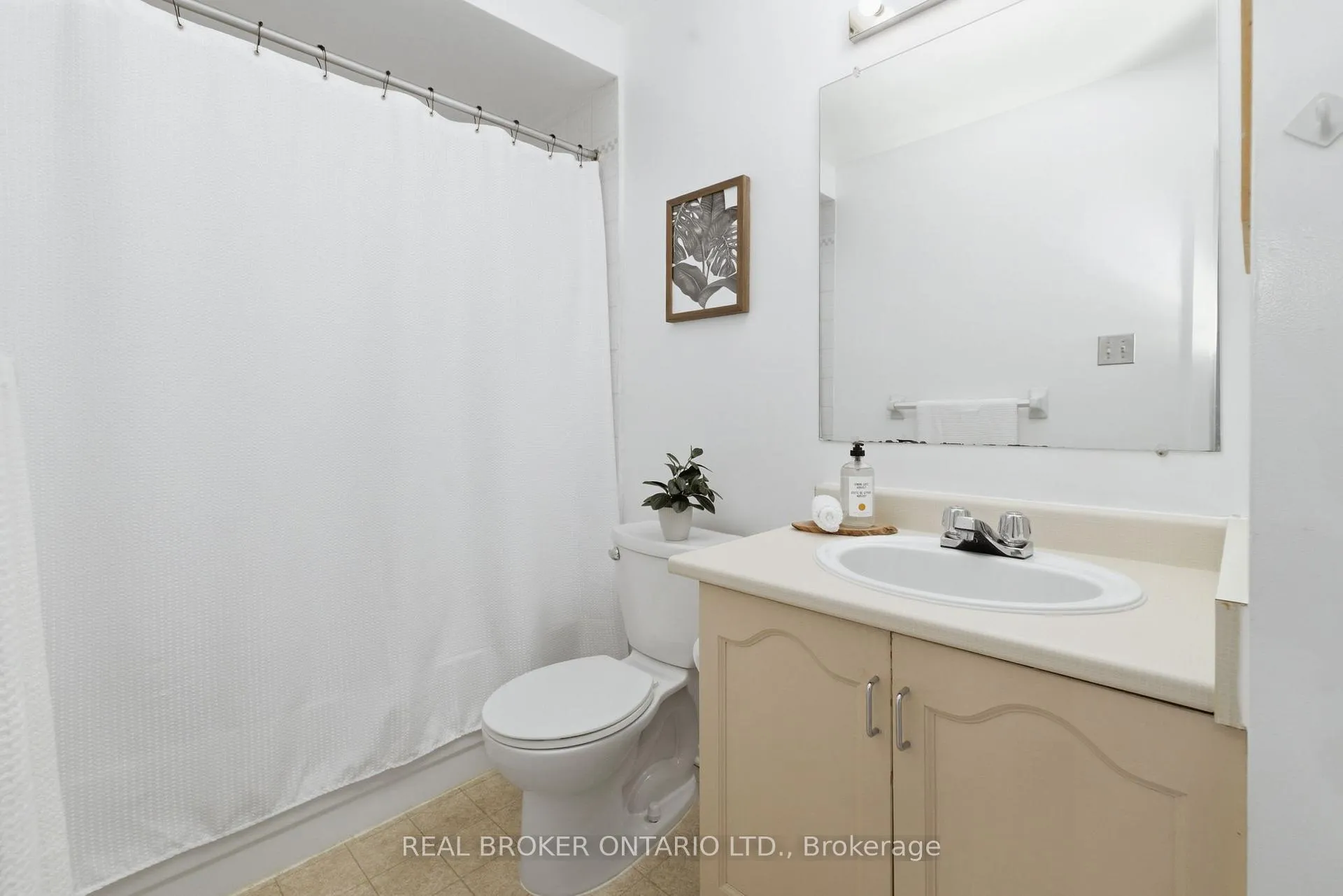 Photo 19 of 36 Castlegreen Private, Ottawa, Hunt Club Park/Greenboro — HOMEH