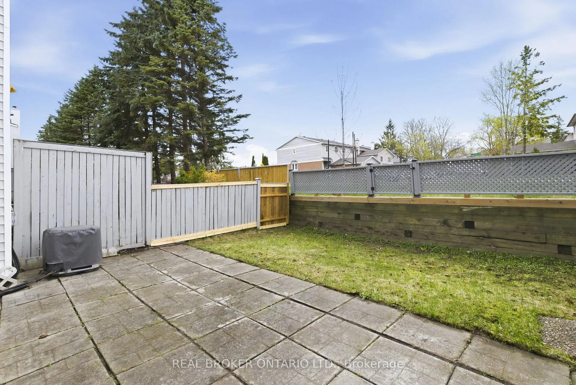 Photo 21 of 36 Castlegreen Private, Ottawa, Hunt Club Park/Greenboro — HOMEH