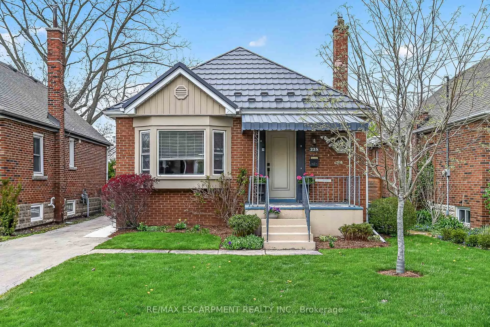 Photo 2 of 225 Bond Street, Hamilton, Westdale — HOMEH