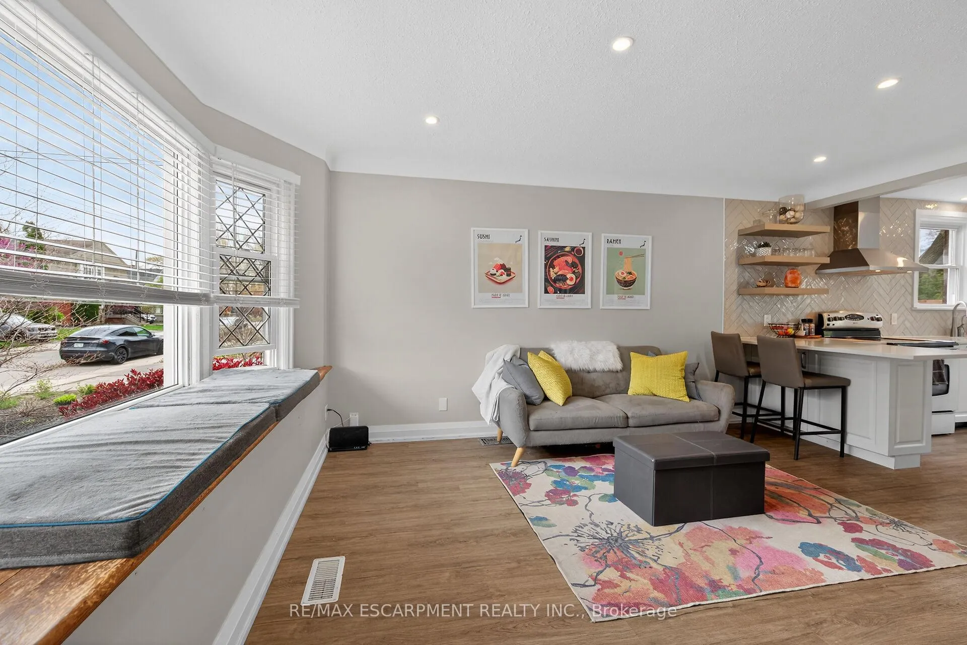 Photo 3 of 225 Bond Street, Hamilton, Westdale — HOMEH