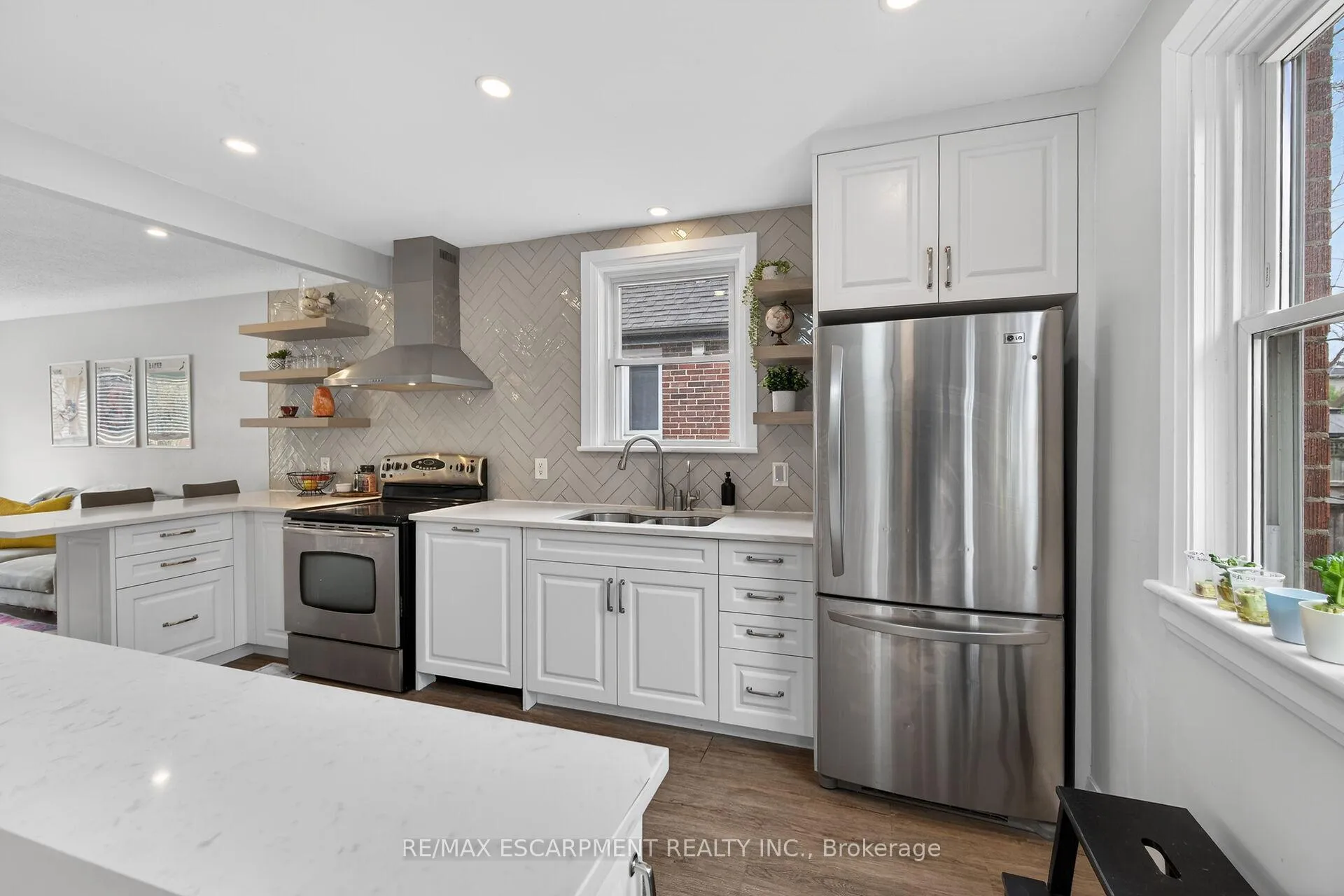 Photo 10 of 225 Bond Street, Hamilton, Westdale — HOMEH