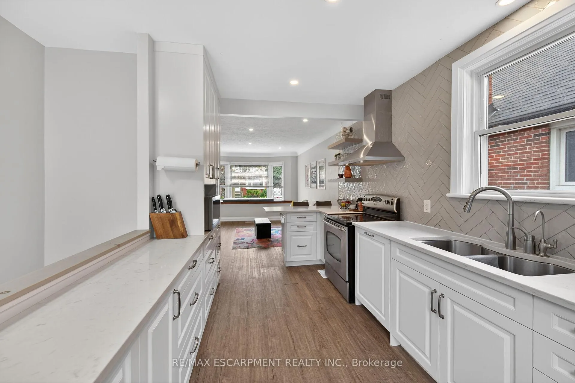 Photo 11 of 225 Bond Street, Hamilton, Westdale — HOMEH