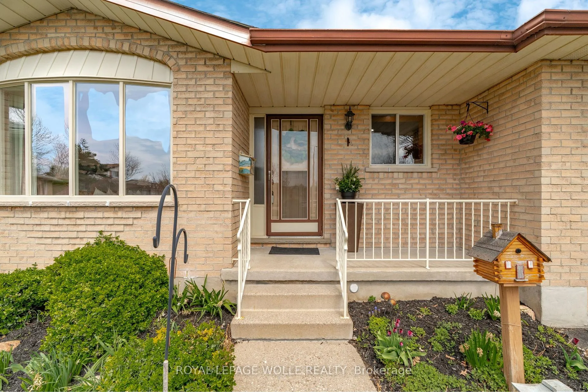Photo 6 of 118 Deerberry Place, Waterloo — HOMEH