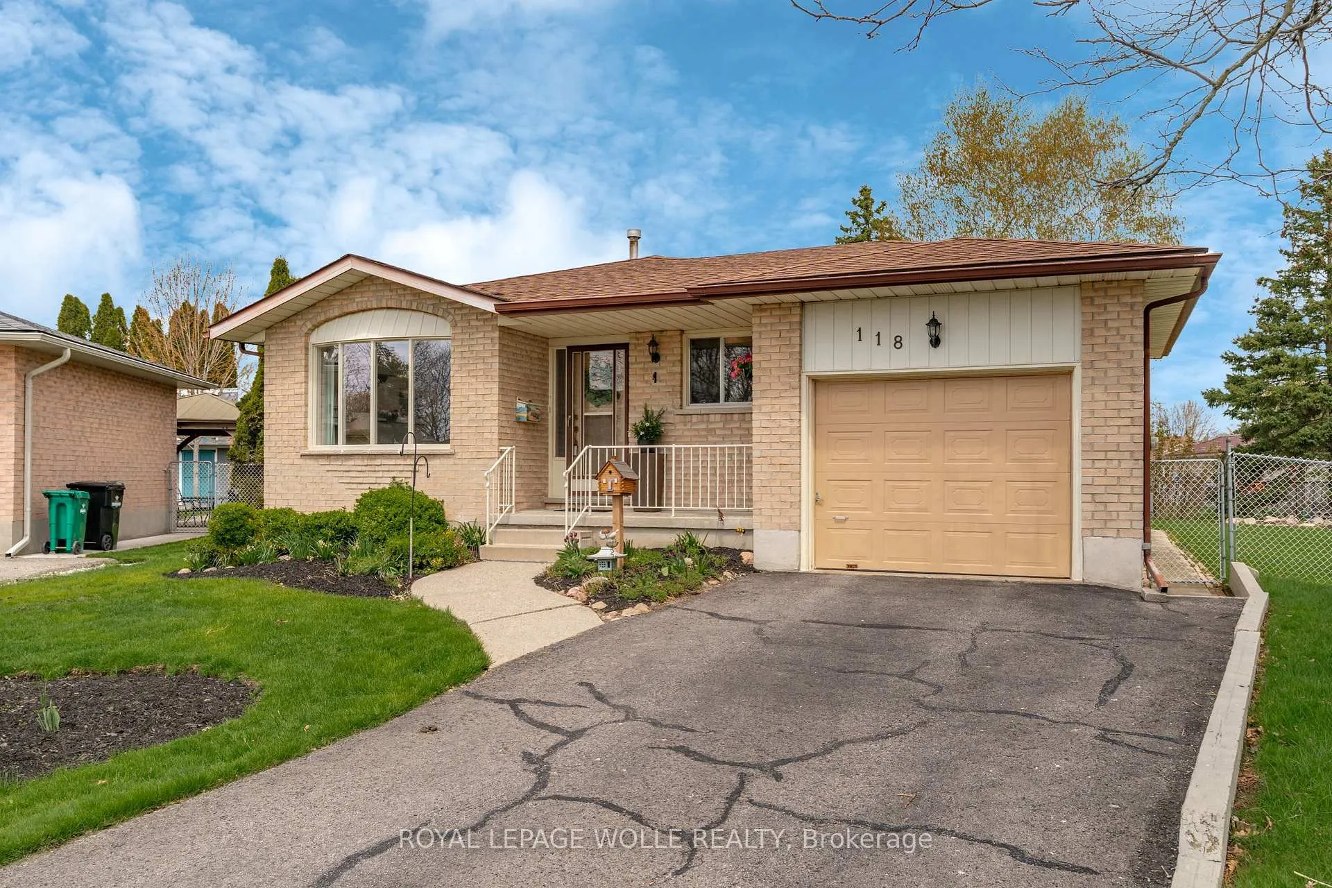 Photo 7 of 118 Deerberry Place, Waterloo — HOMEH