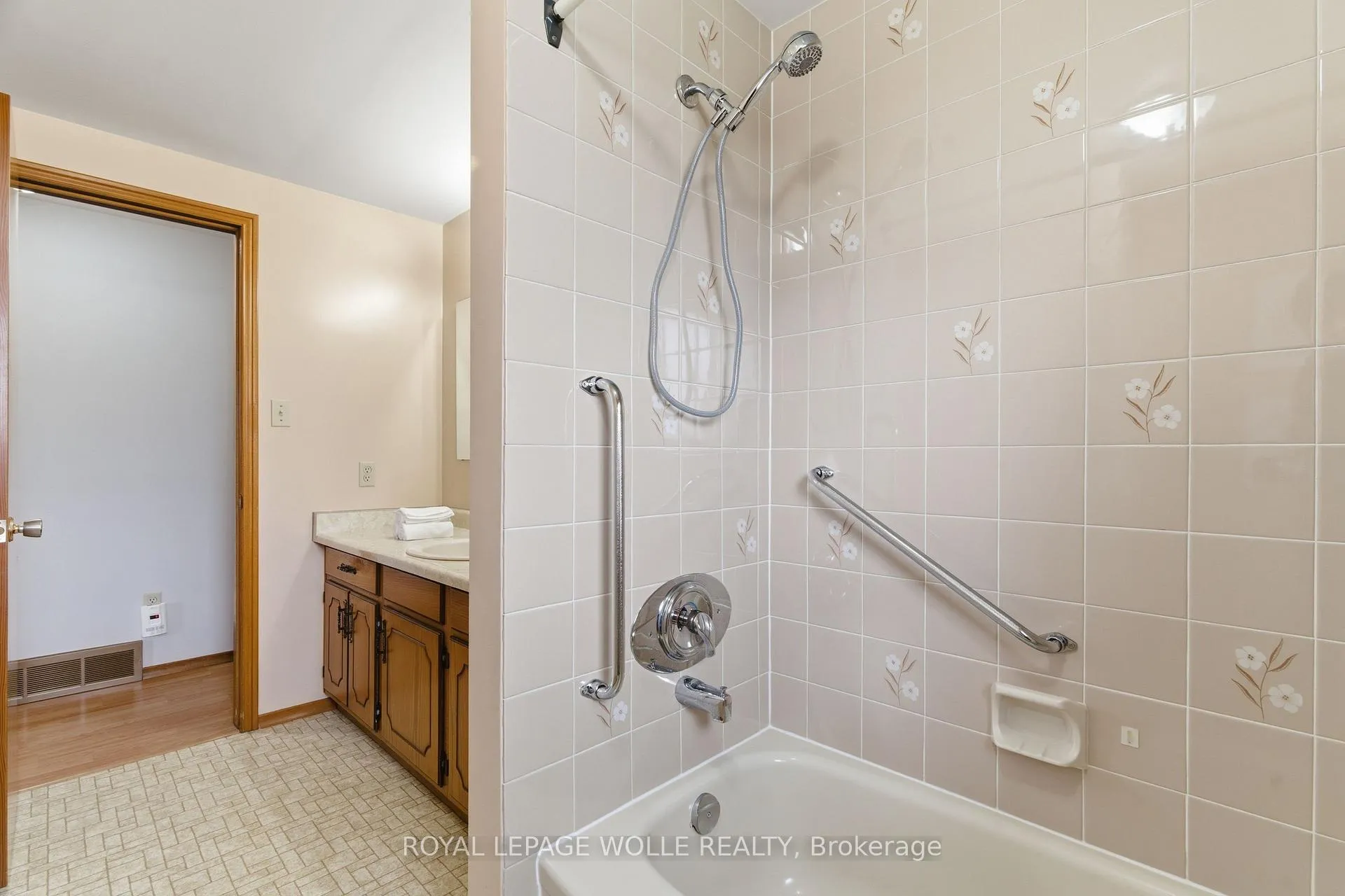 Photo 28 of 118 Deerberry Place, Waterloo — HOMEH