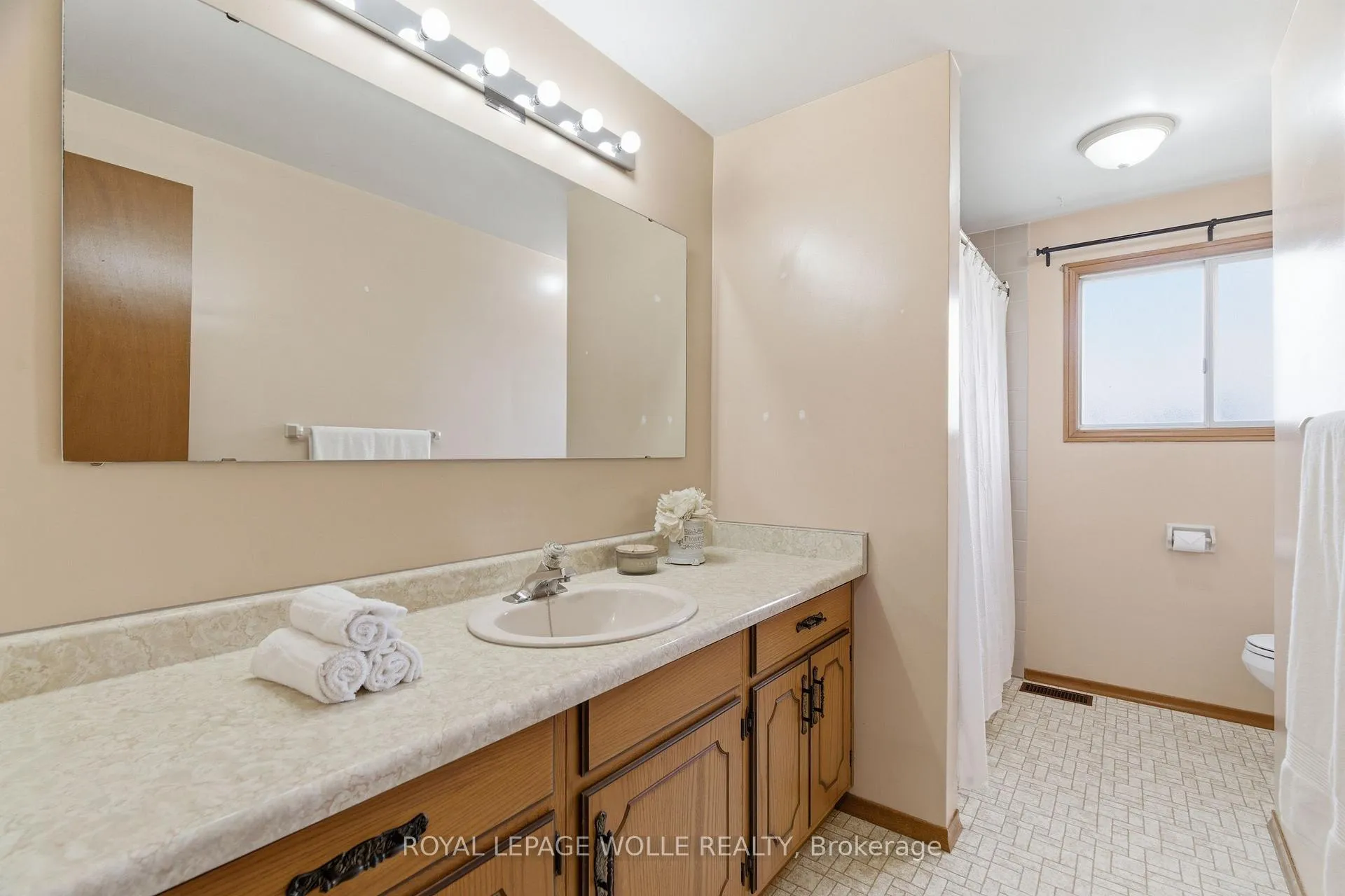 Photo 29 of 118 Deerberry Place, Waterloo — HOMEH