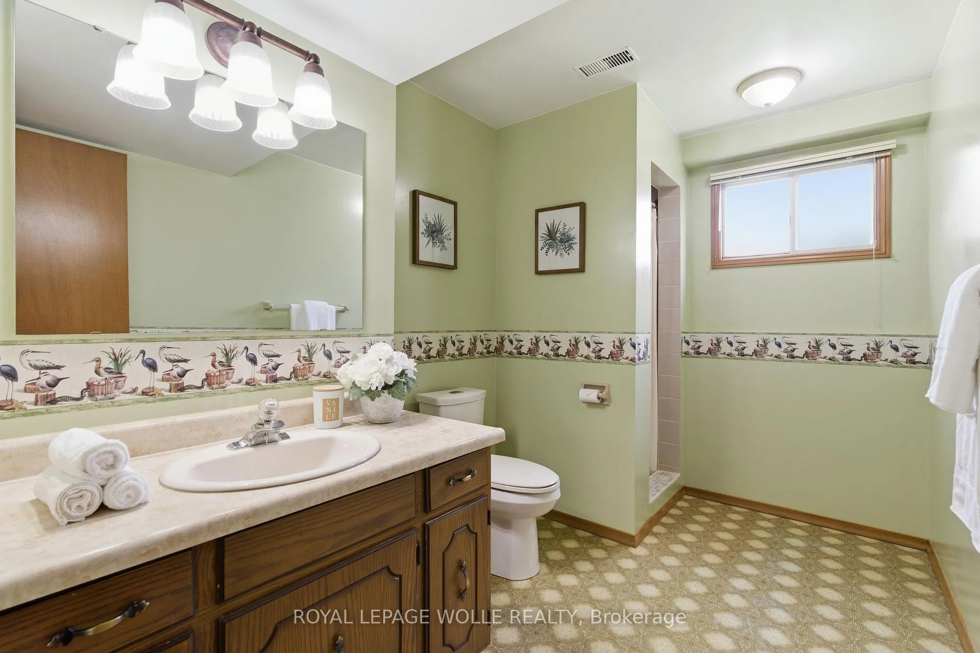 Photo 36 of 118 Deerberry Place, Waterloo — HOMEH