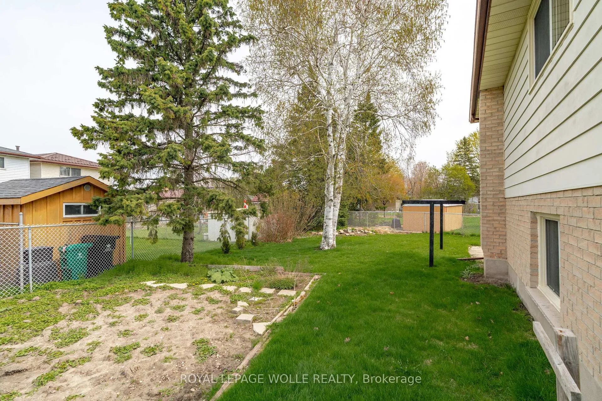 Photo 38 of 118 Deerberry Place, Waterloo — HOMEH