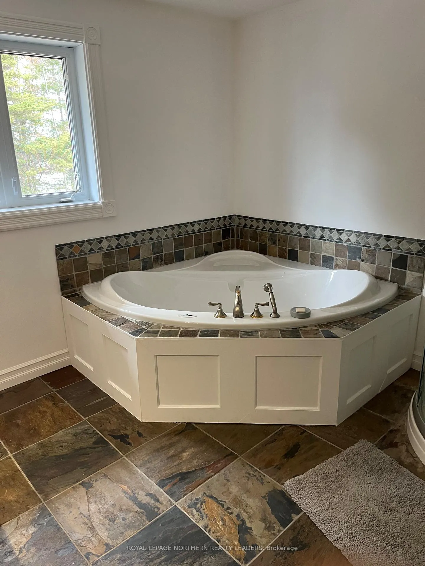 Photo 9 of 450 Dalton Road, Timmins, TS - Dalton — HOMEH