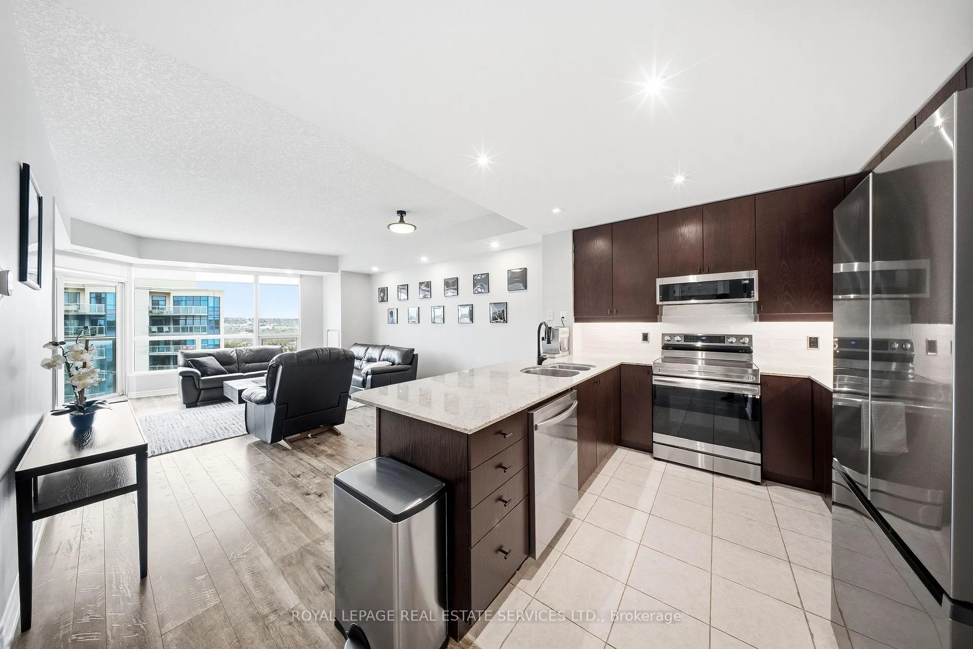 Front of Unit 1509, 33 Ellen Street