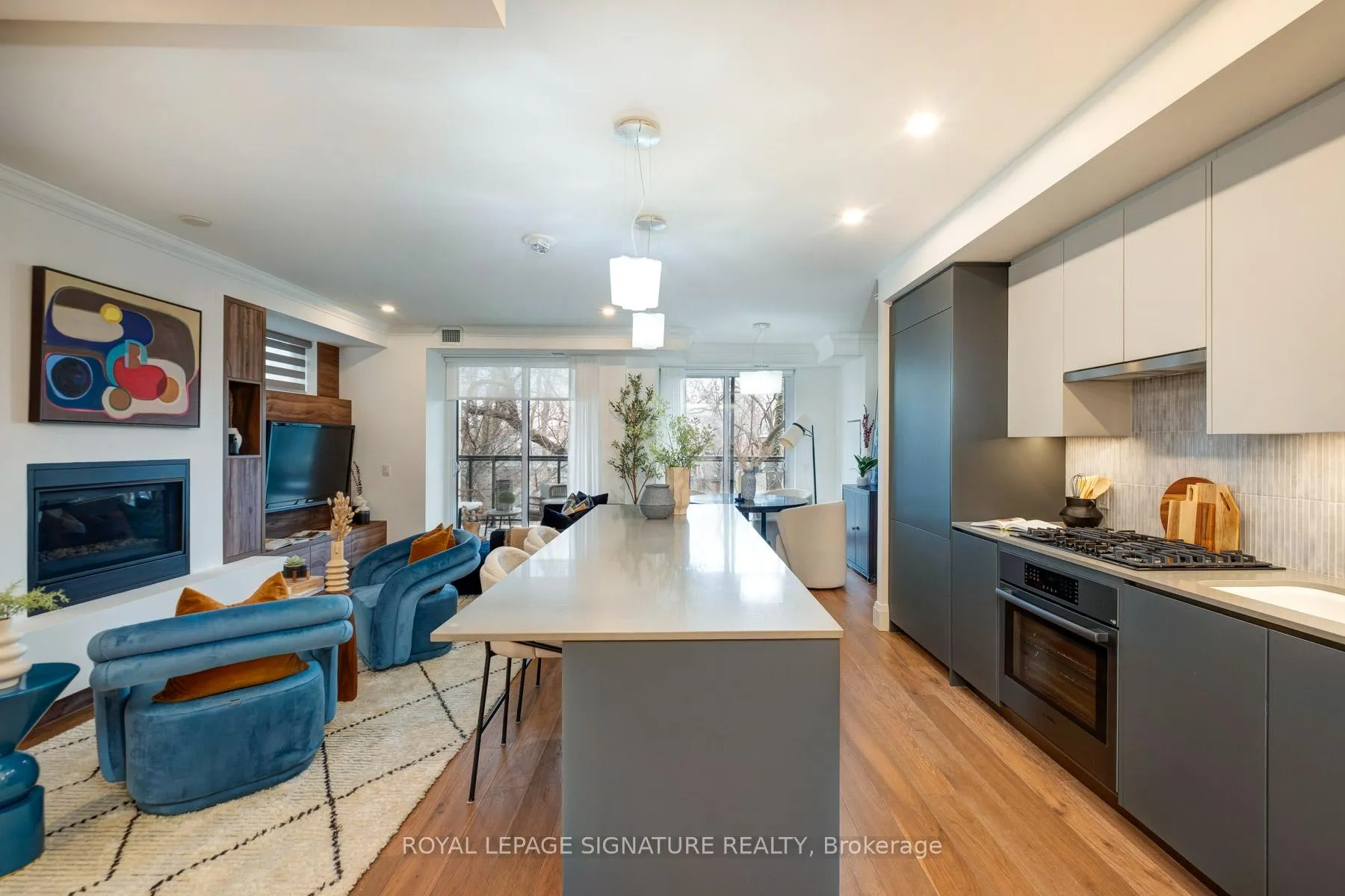 Photo 3 of Unit 303, 285 Avenue Road, Toronto, The Annex — HOMEH