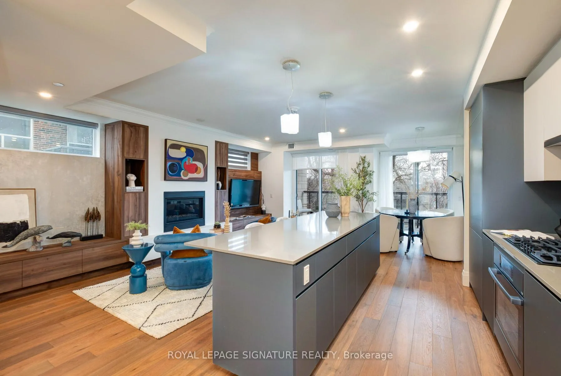 Photo 5 of Unit 303, 285 Avenue Road, Toronto, The Annex — HOMEH